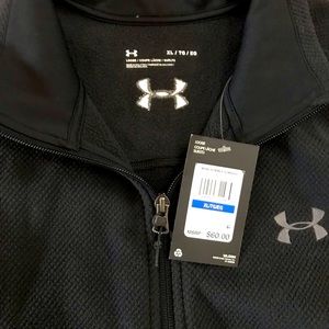 Under Armour Men’s XL black lightweight vest.